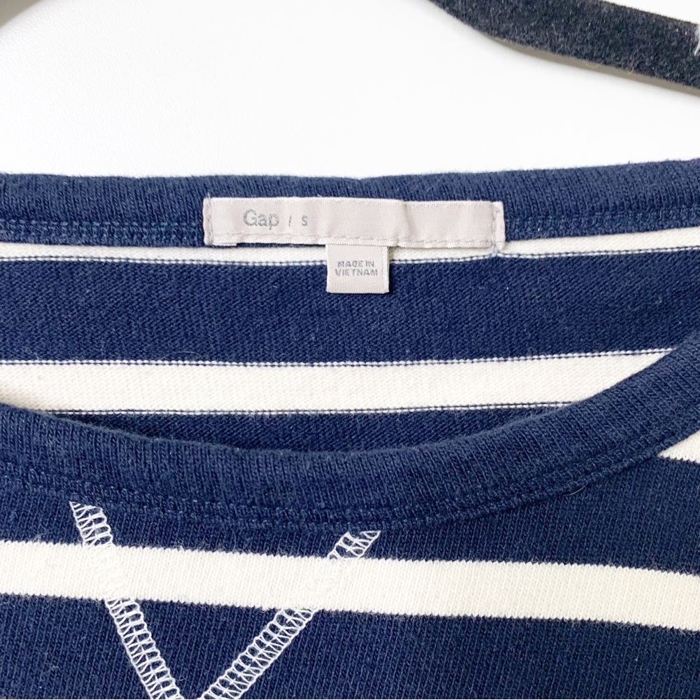 Gap Navy Blue and White Stripe Pullover Size Small - Picture 4 of 4